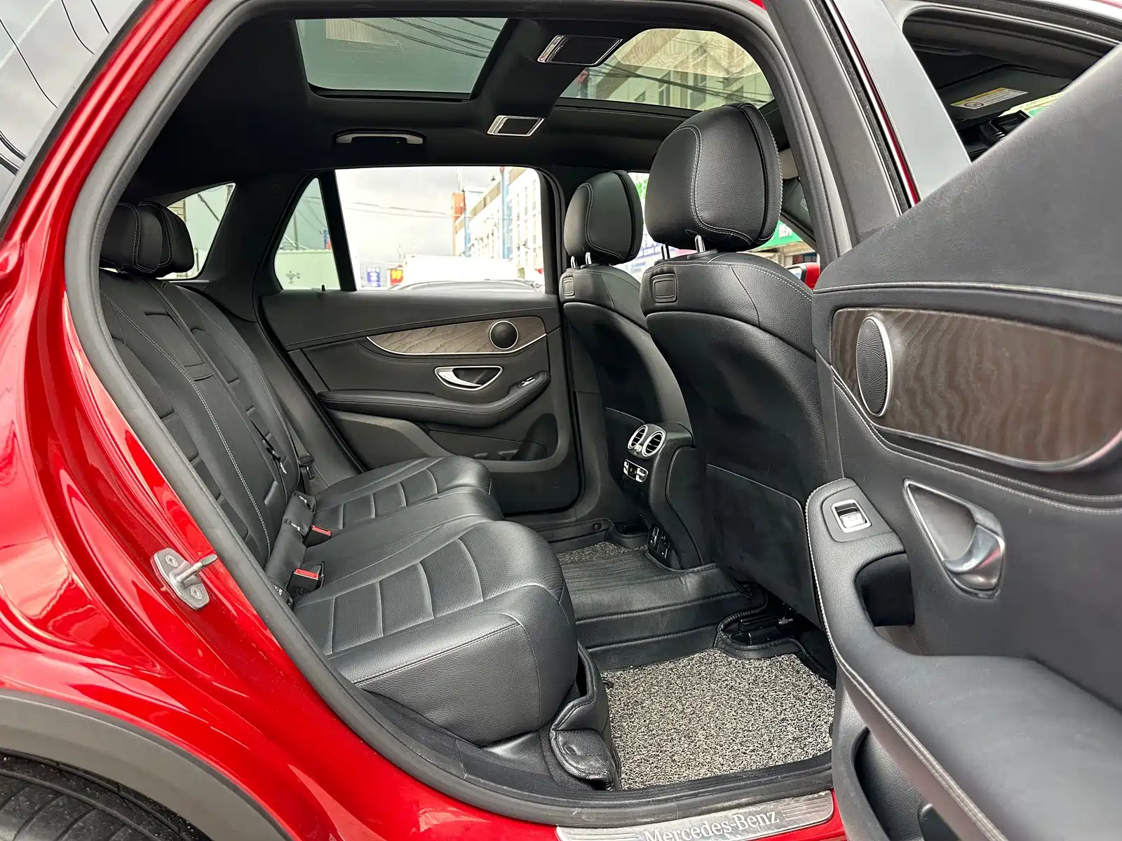Фото 15 - Mercedes-Benz GLC