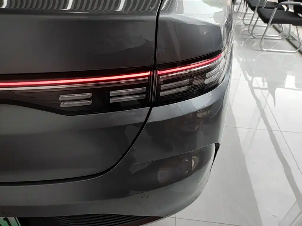 BYD Destroyer 05 2024 Glory Edition DM-i 55KM Luxury фото 8