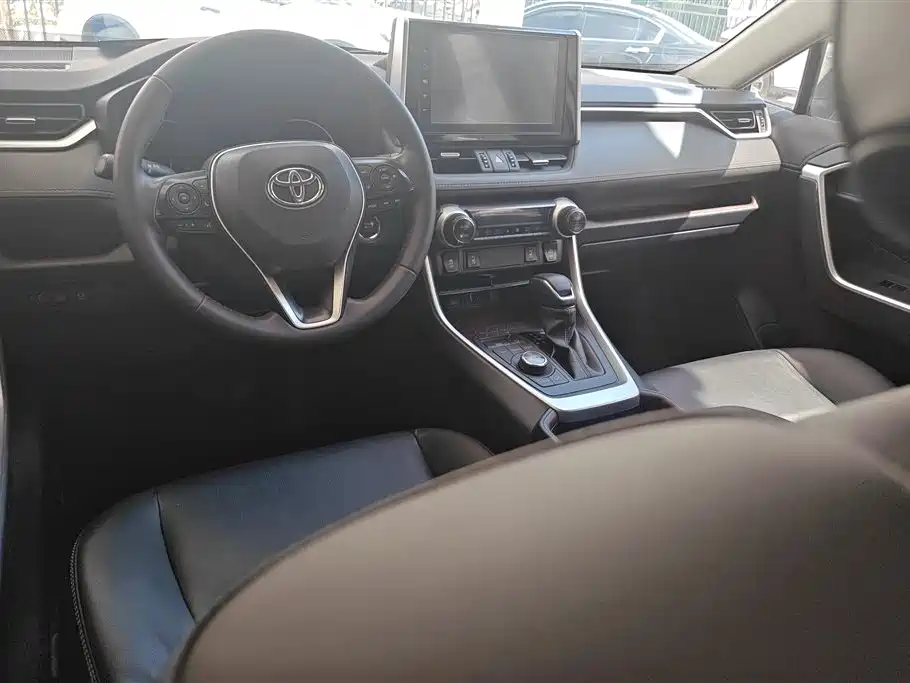Toyota RAV4 Rongfang 2020 2.0L CVT 4WD Premium Edition фото 12
