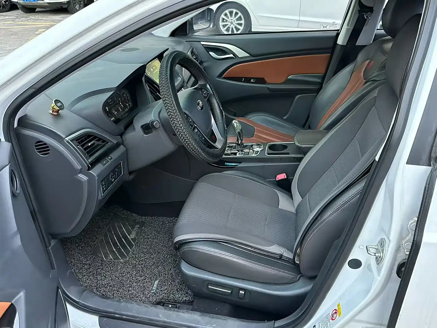 BYD Qin New Energy 2016 2015 1.5T Dual Crown Flagship Edition