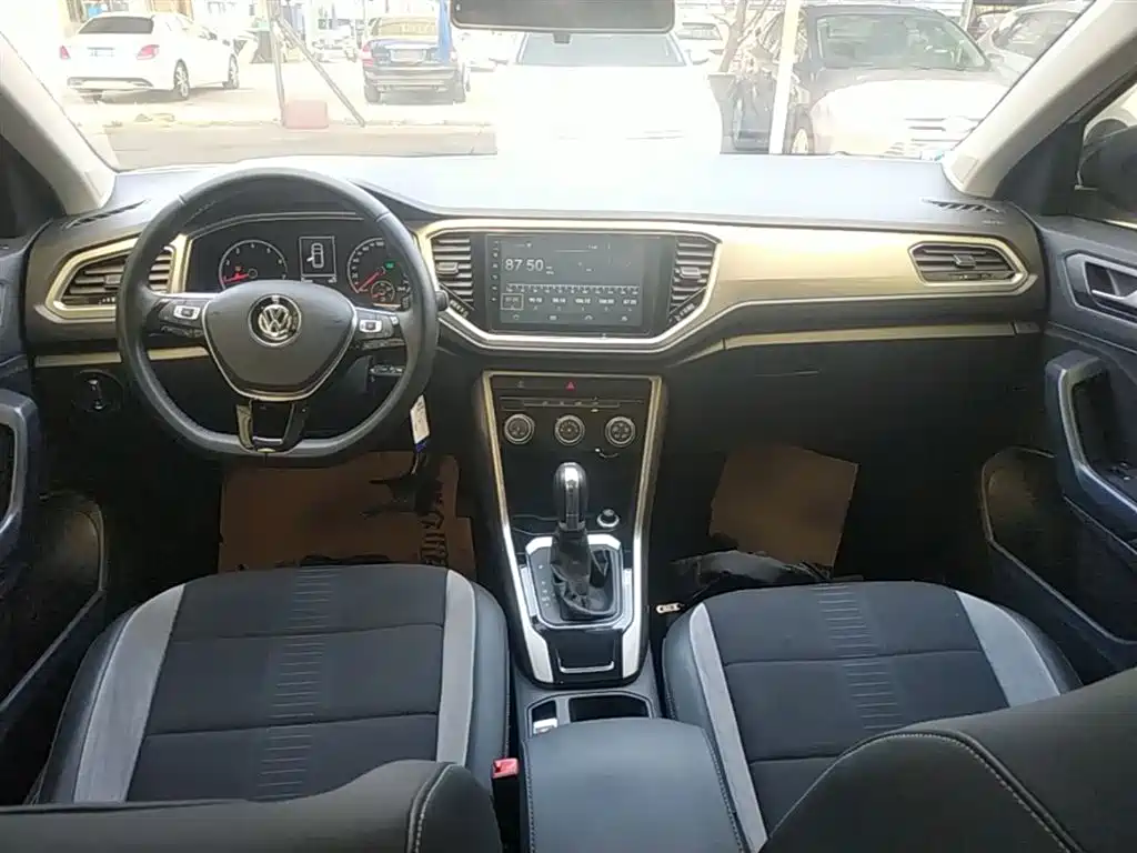 Volkswagen T-ROC 2018 230TSI DSG 2WD Progressive China V фото 10