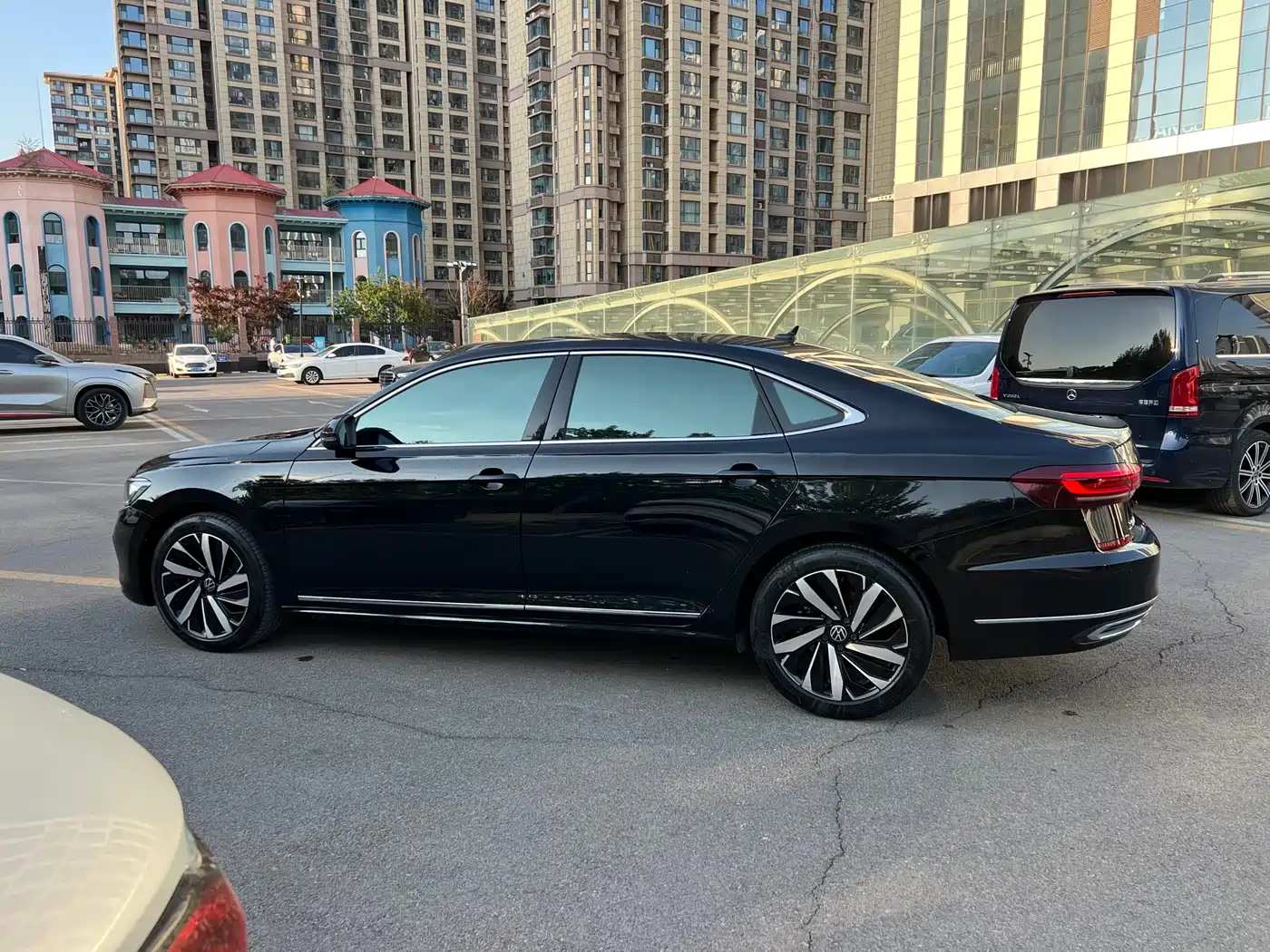 Volkswagen Passat 2024 380TSI Dragon Soaring Edition фото 7