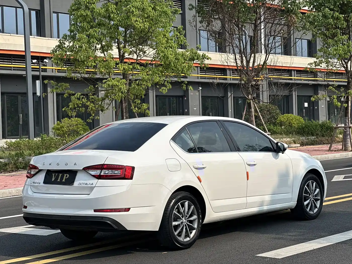 Škoda Octavia 2022 1.5L Automatic Comfort Edition фото 9