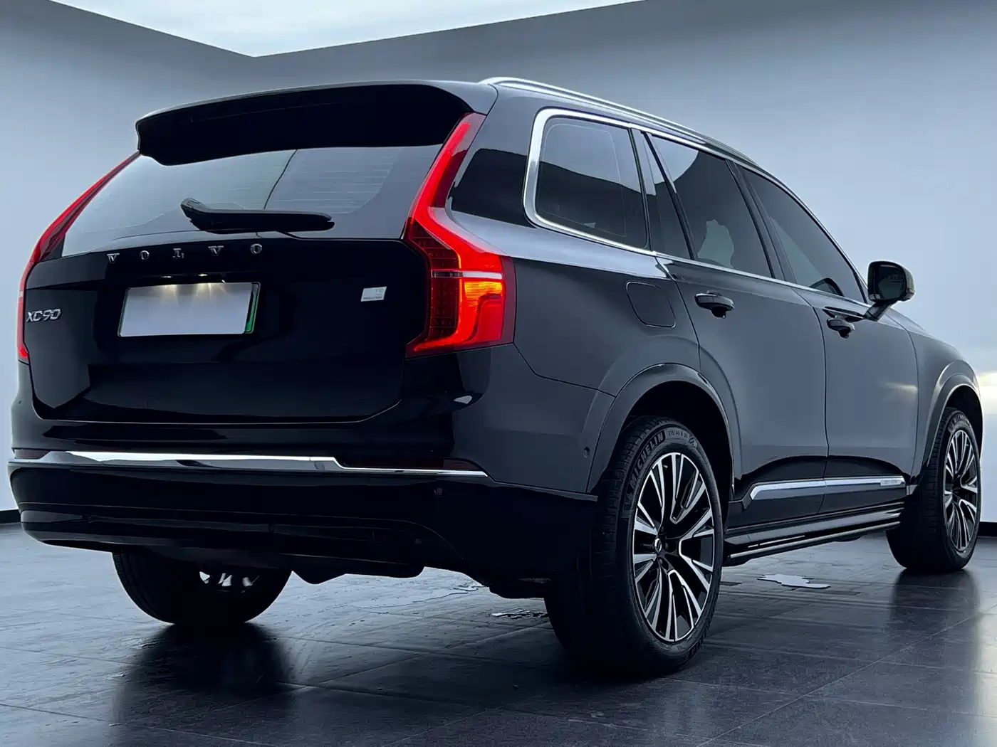 Volvo XC90 Plug-in Hybrid 2024 2024 T8 Premium Luxury 7-Seater