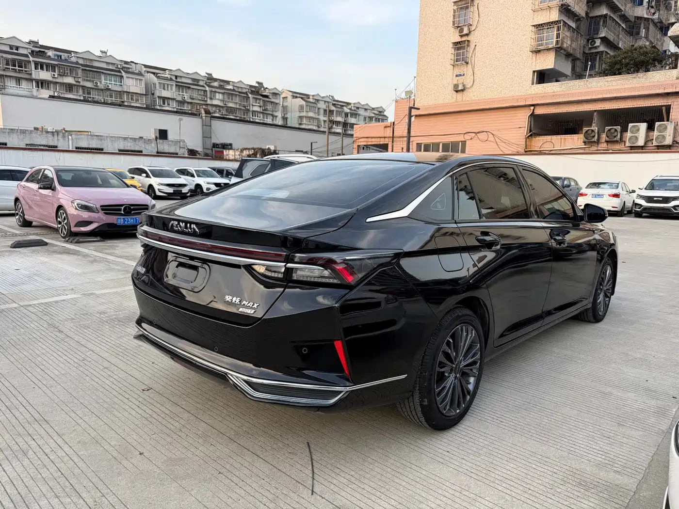 DONGFENG YI HYUN MAX