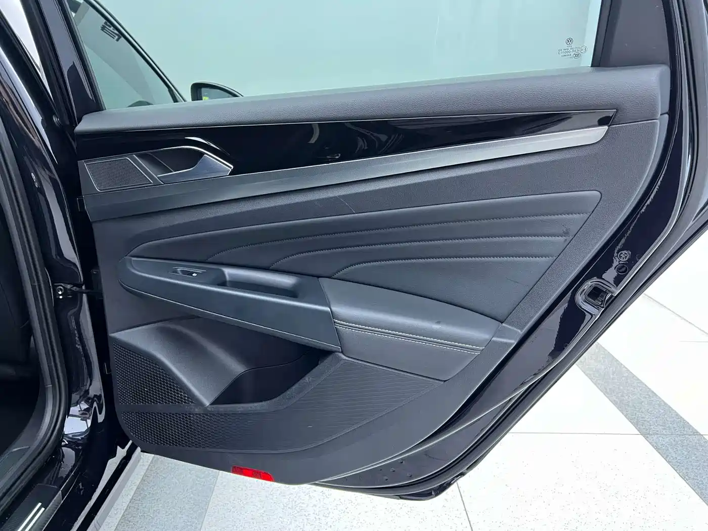 Volkswagen Passat 2022 280TSI Business Edition фото 10