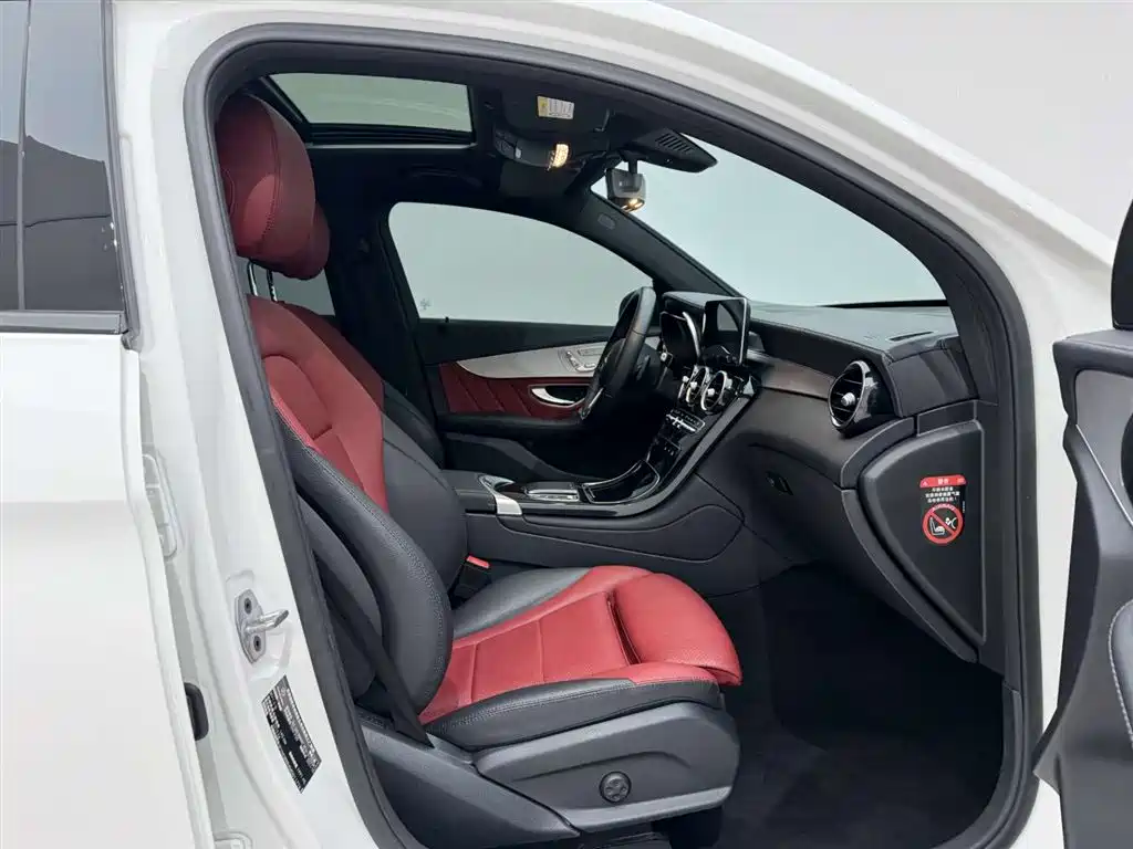 Mercedes-Benz GLC Coupe 2021 GLC 260 4MATIC Coupe SUV фото 19