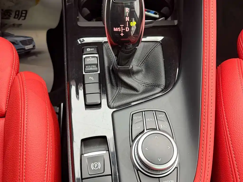 BMW X2 2023 sDrive25i M Sport Shadow Edition фото 23