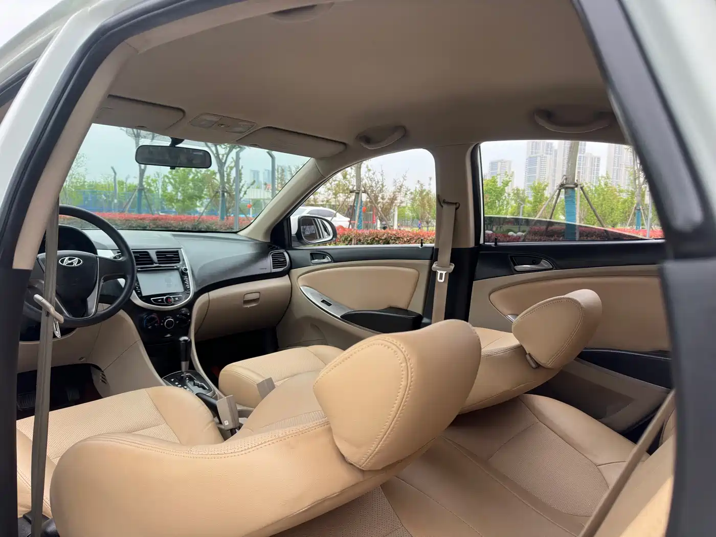 Hyundai Verna 2014 1.4L Automatic Smart GLS фото 18