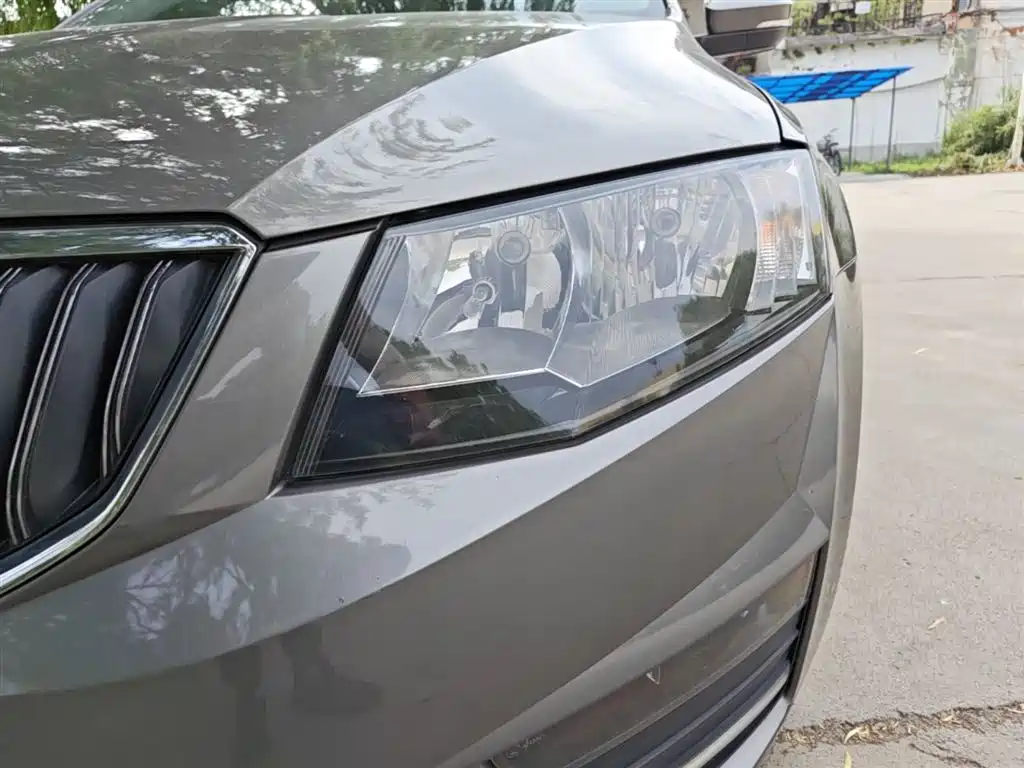 Škoda Octavia 2017 1.6L Automatic Smart Edition фото 24