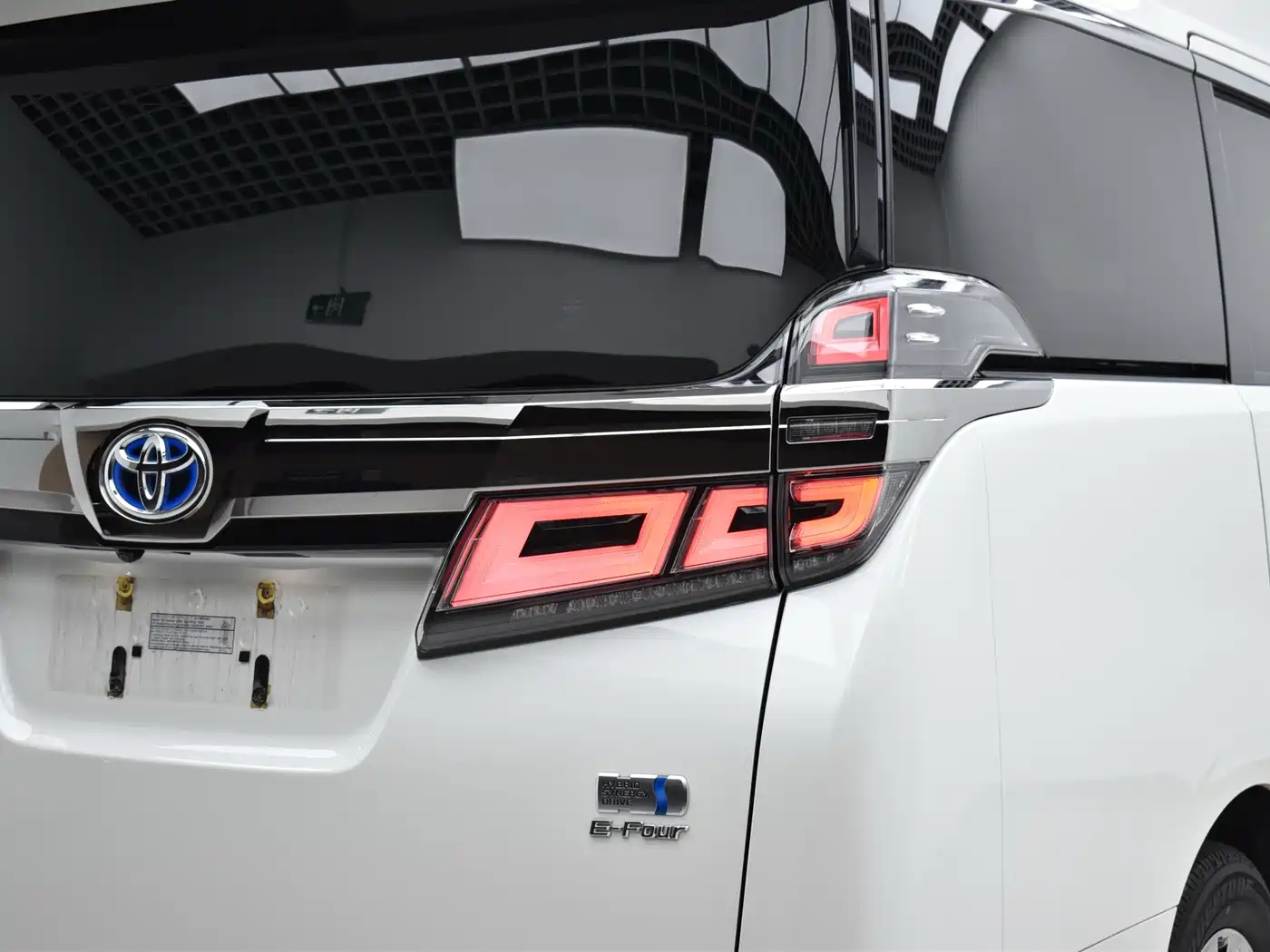 Toyota Vellfire 2021 2020 Twin Engine 2.5L HV Premium Edition