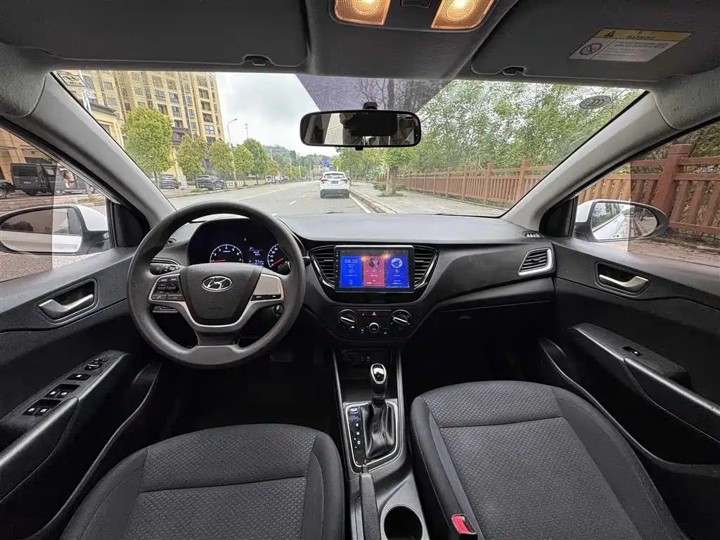 Hyundai Verna 2016 1.4L Automatic Cool Edition GLS фото 13