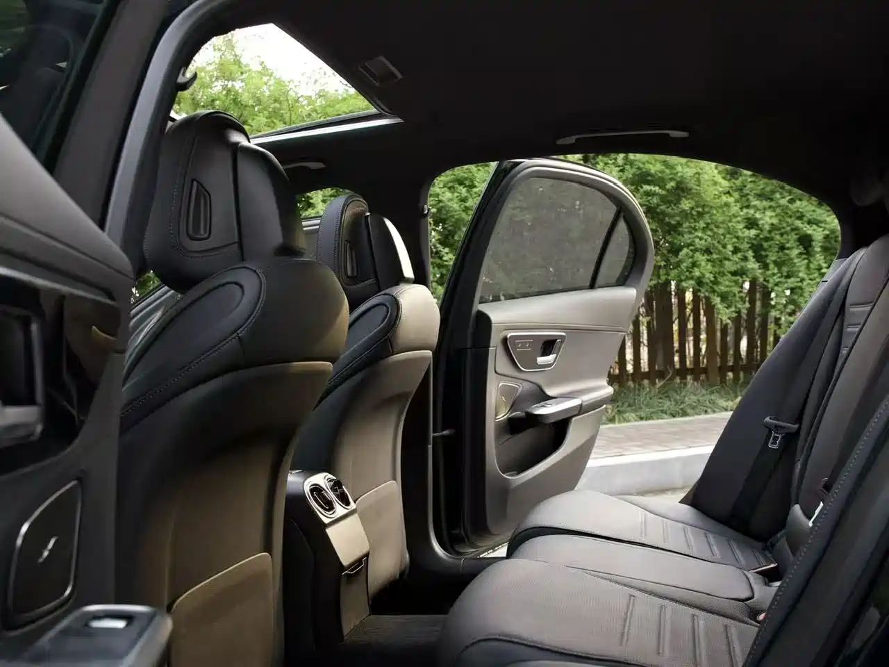 Mercedes-Benz C-Class 2024 C 200 L Sport Edition фото 12