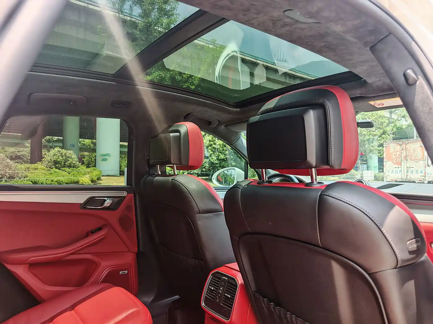 Porsche Macan 2016 Macan Turbo 3.6T фото 8