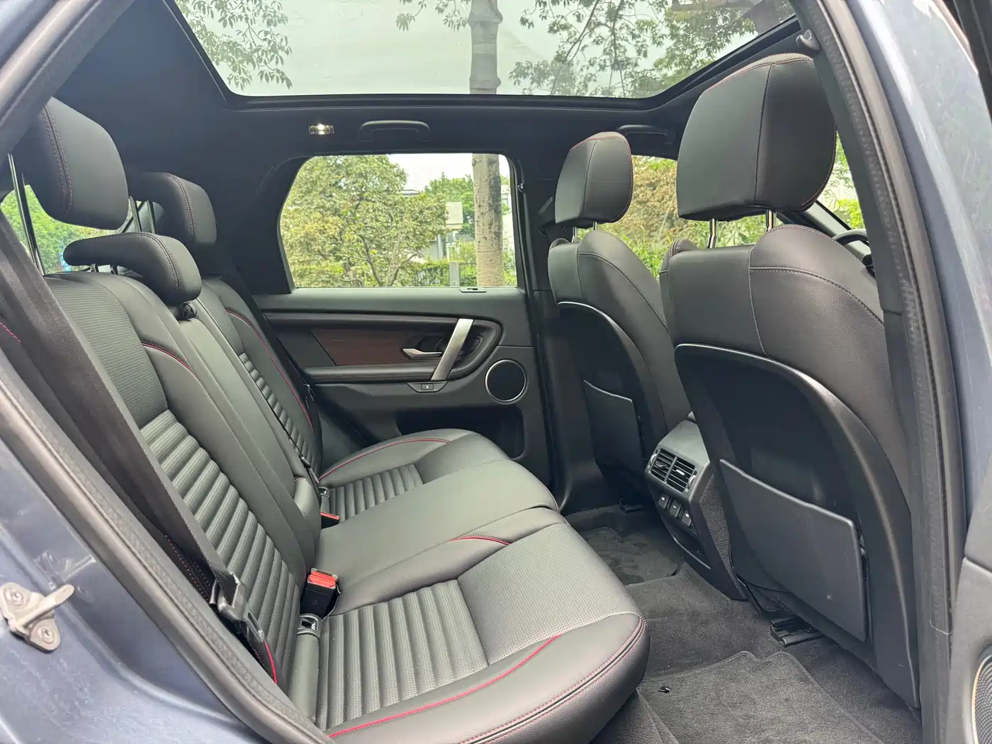 Land Rover Discovery Sport 2023 249PS R-Dynamic S Performance Version фото 15