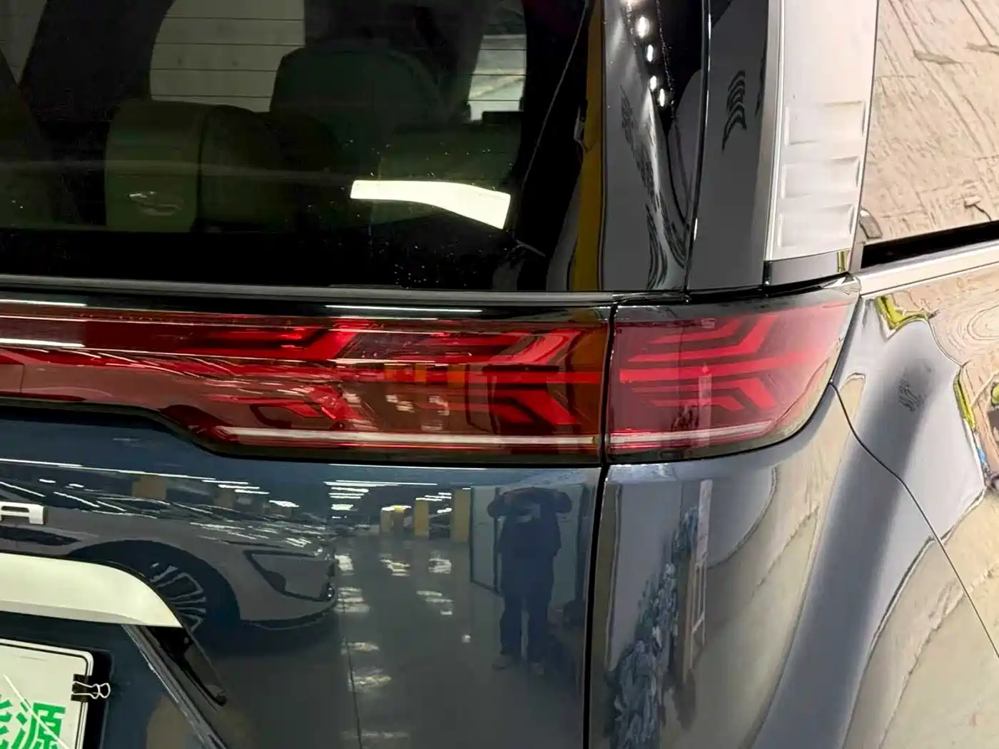 Denza D9 2022 DM-i 970 AWD Flagship фото 17