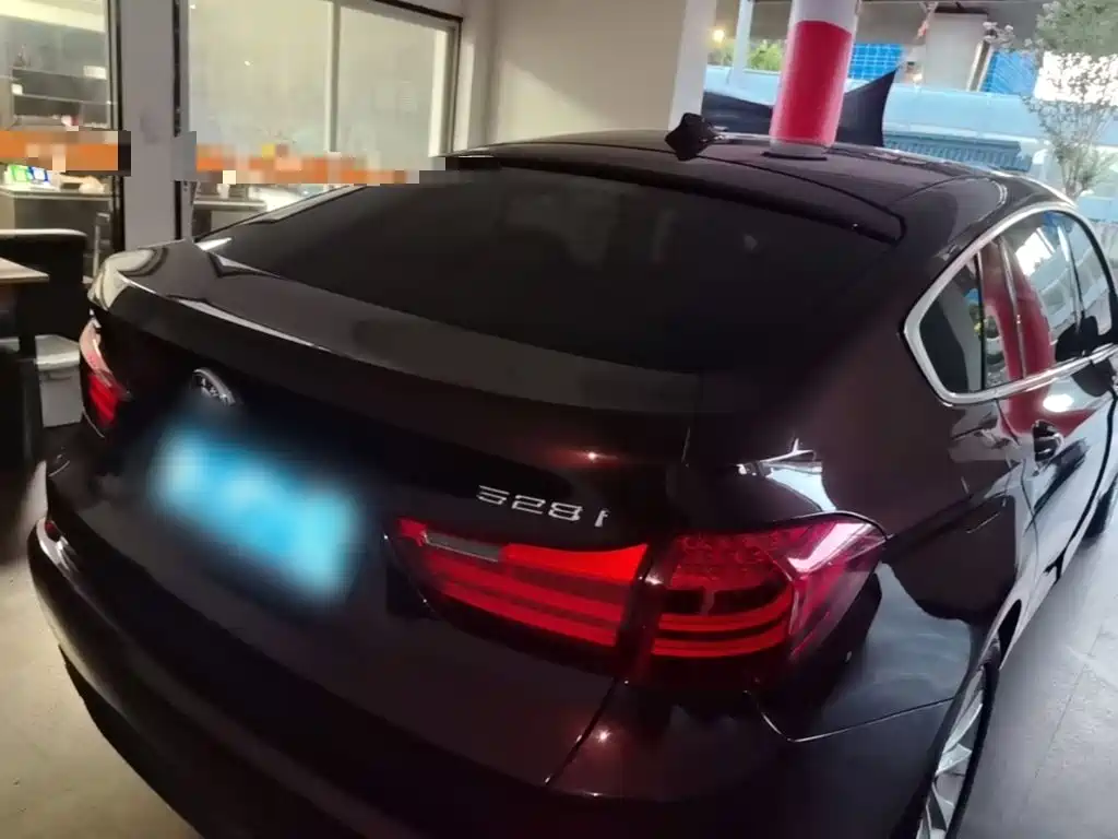 BMW 5 Series GT 2016 2015 528i Leading