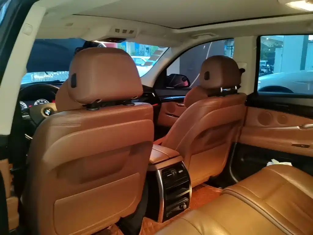 BMW 5 Series GT 2016 2015 528i Leading