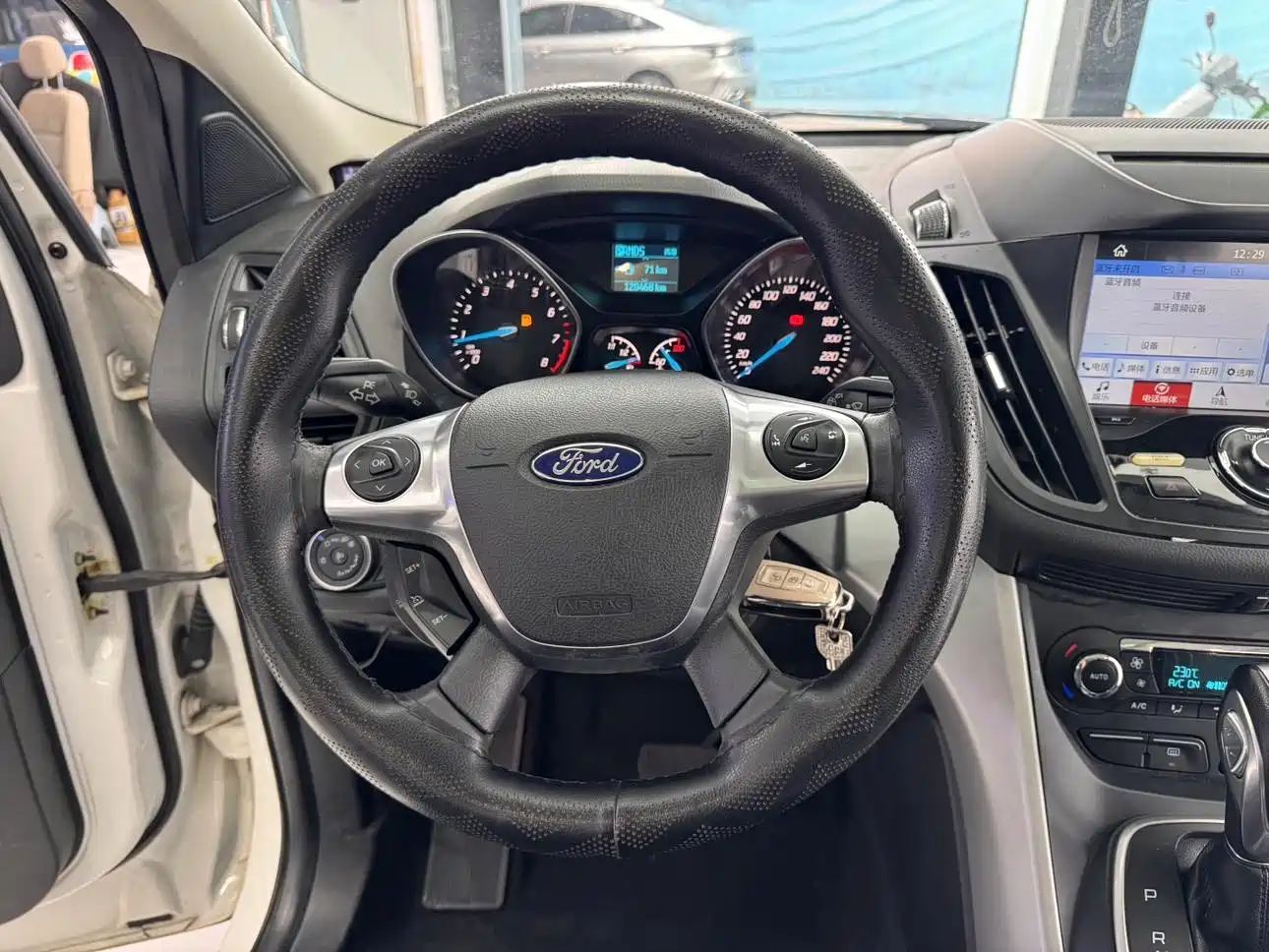 Фото 11 - Ford Kuga