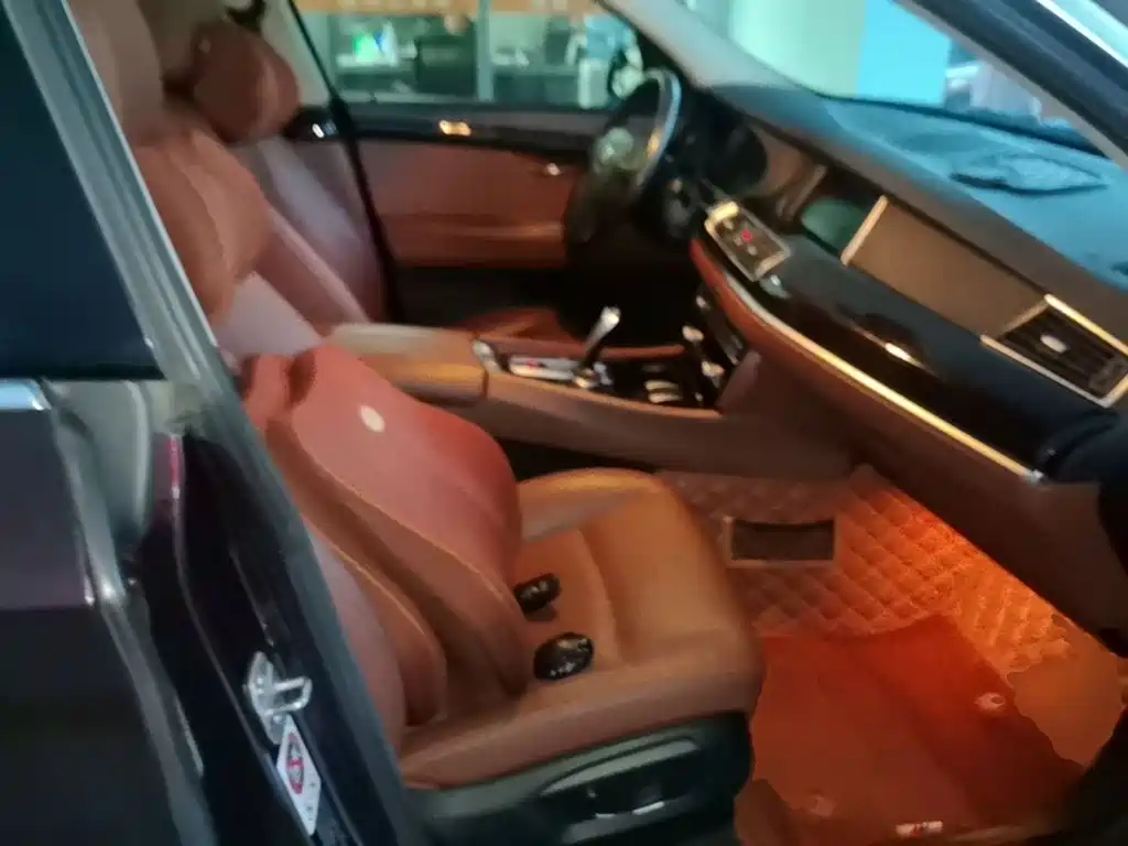 BMW 5 Series GT 2016 2015 528i Leading