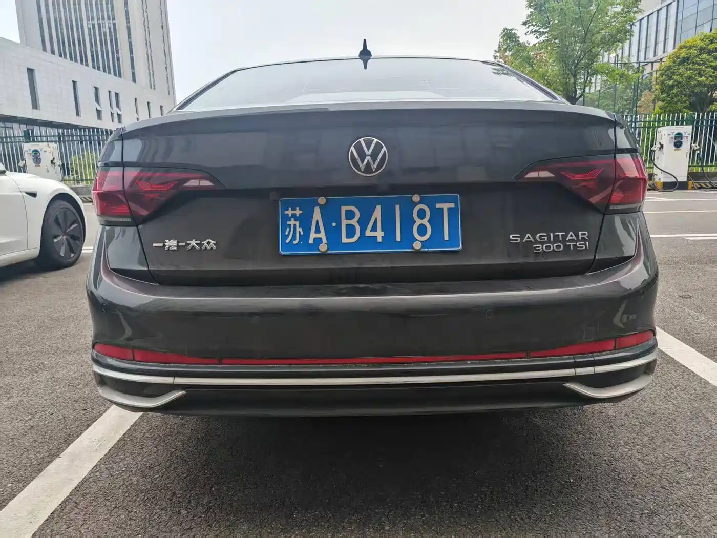 Volkswagen Sagitar 2023 300TSI DSG Surpassing Edition фото 2