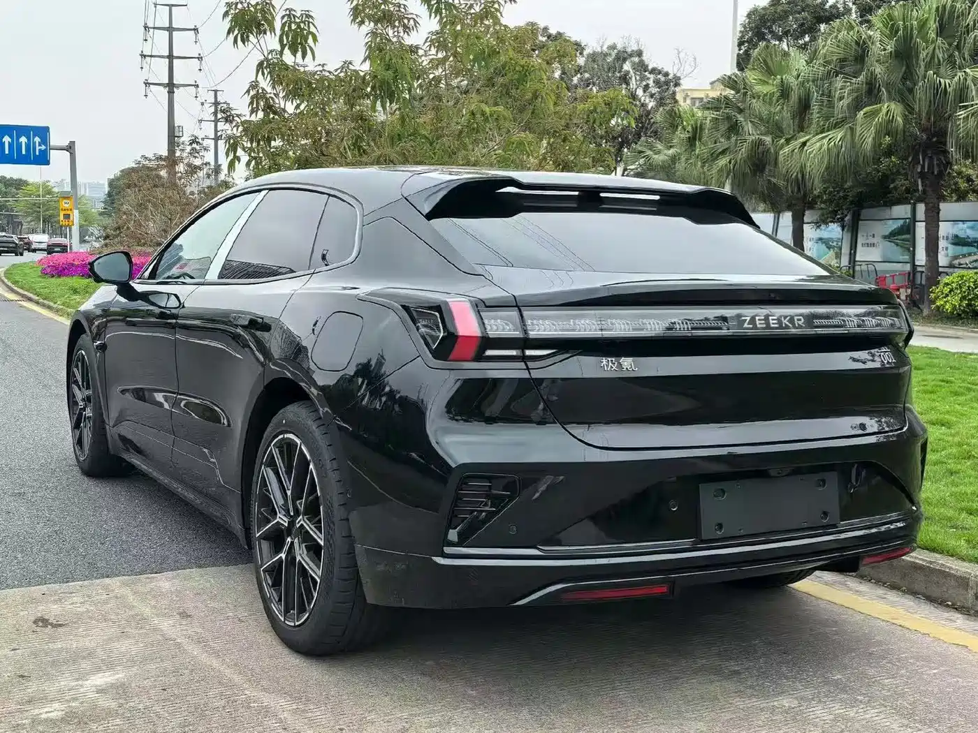 ZEEKR EXTREME KRYPTON 001