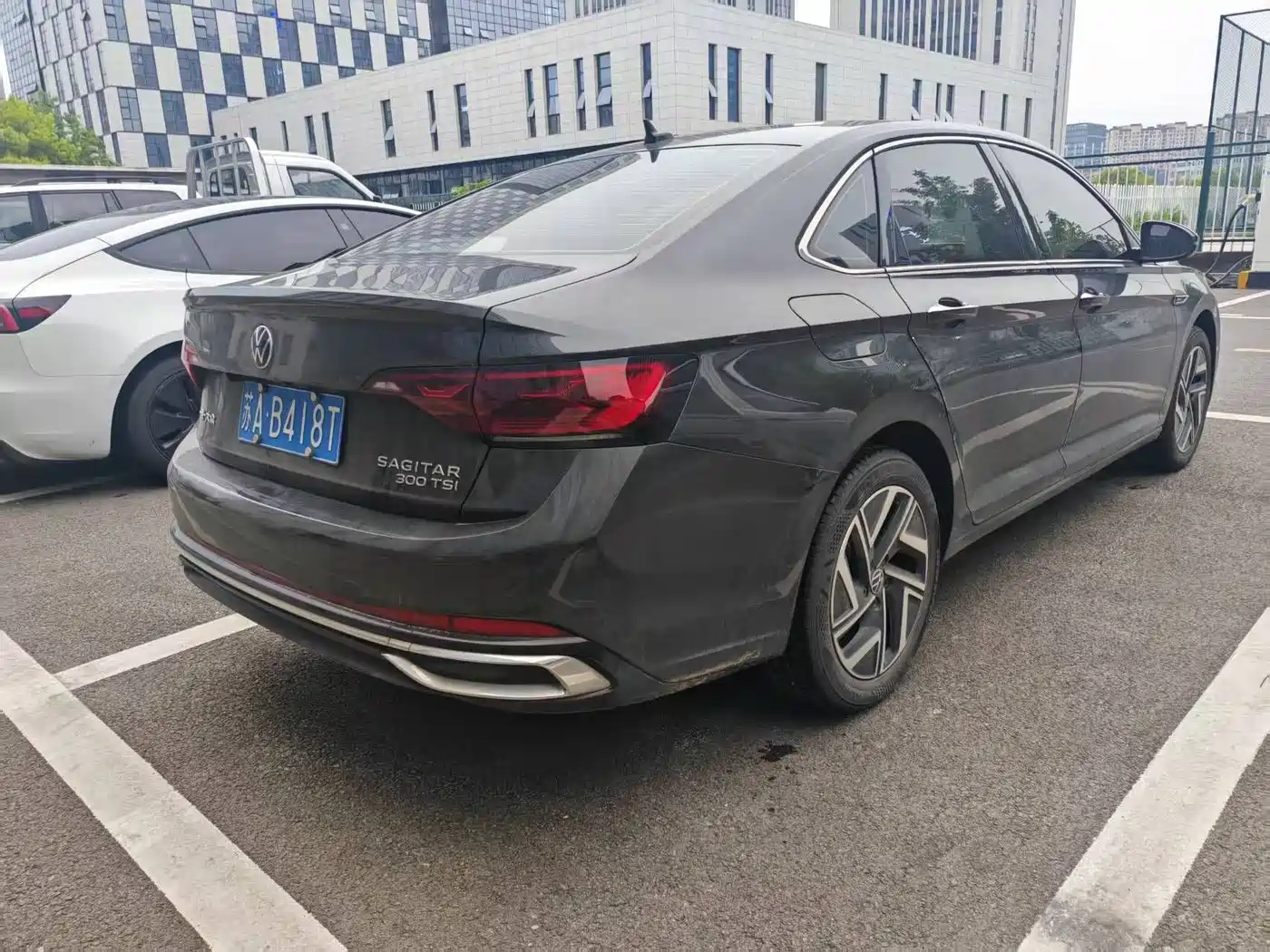 Volkswagen Sagitar 2023 300TSI DSG Surpassing Edition фото 3