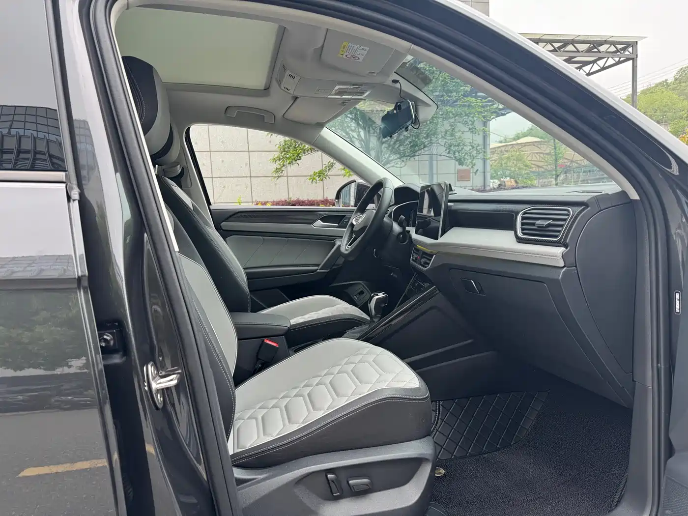 Volkswagen Tayron 2023 330TSI 2WD Luxury Plus Advanced Edition фото 9