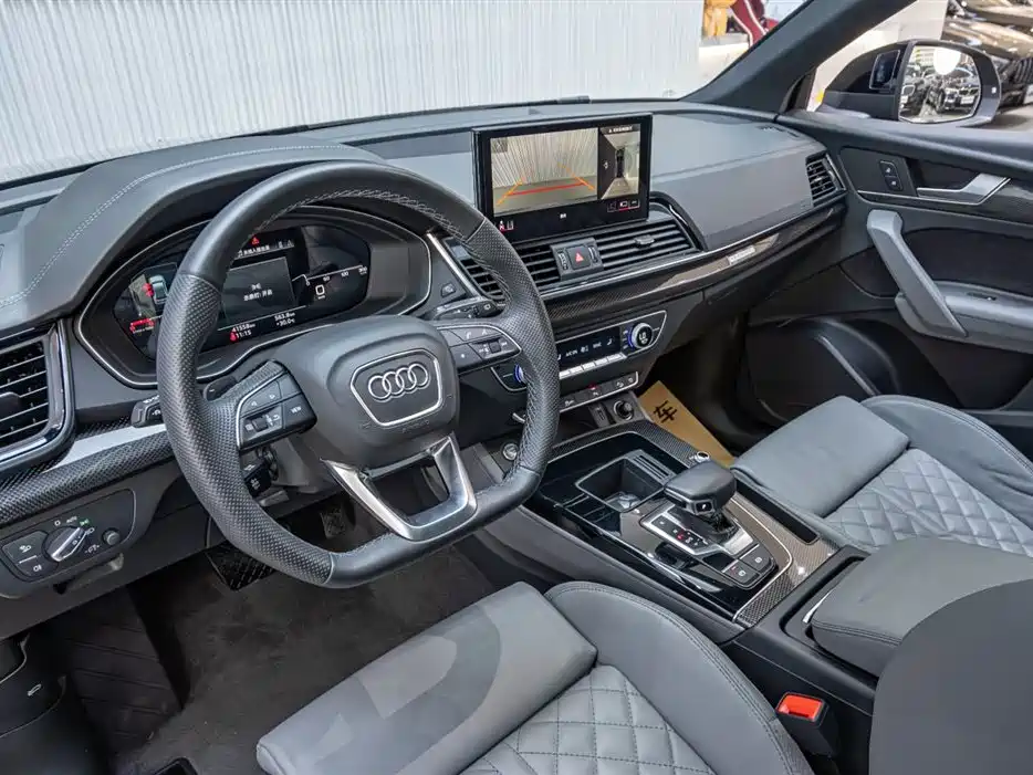 AUDI Q5L SPORTBACK