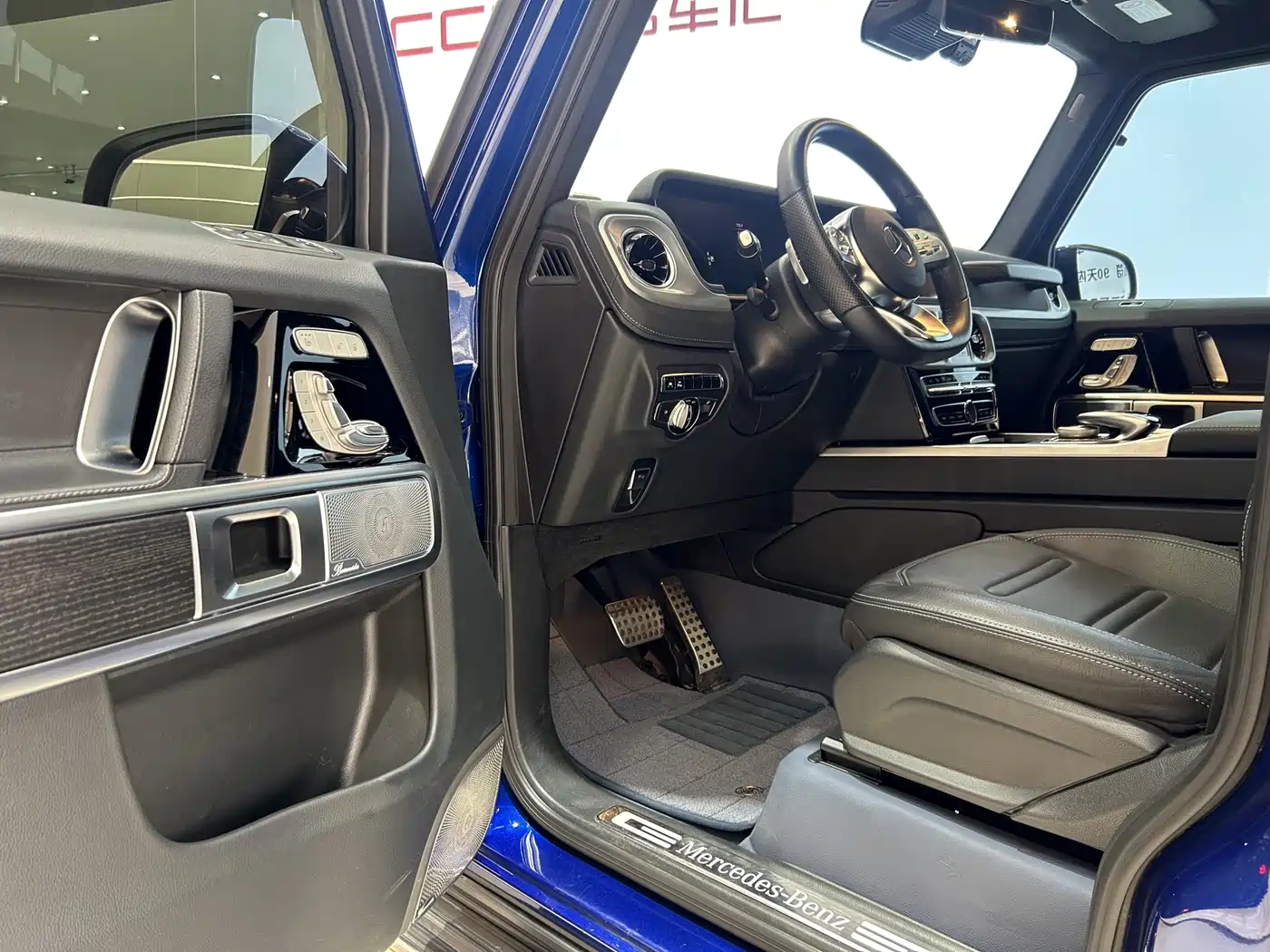 Фото 9 - Mercedes-Benz G-Class