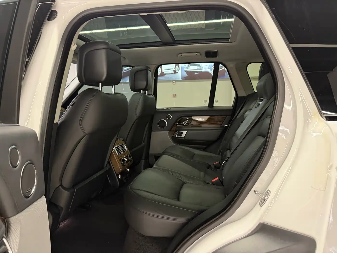 Land Rover Range Rover 2018 3.0 SC V6 Vogue Heritage Edition фото 9