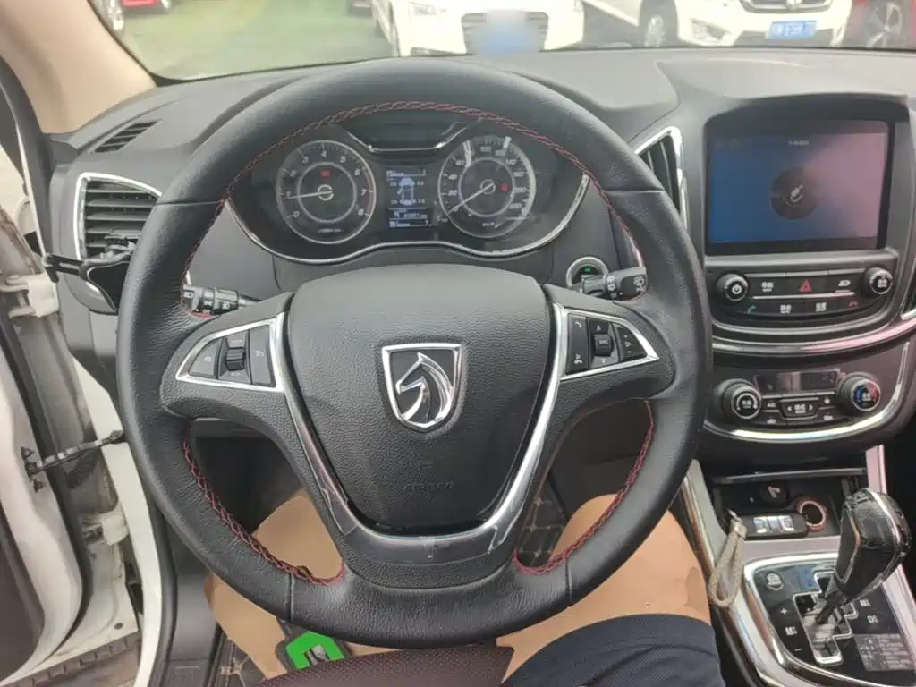Baojun 560 2017 2016 1.8L iAMT Luxury