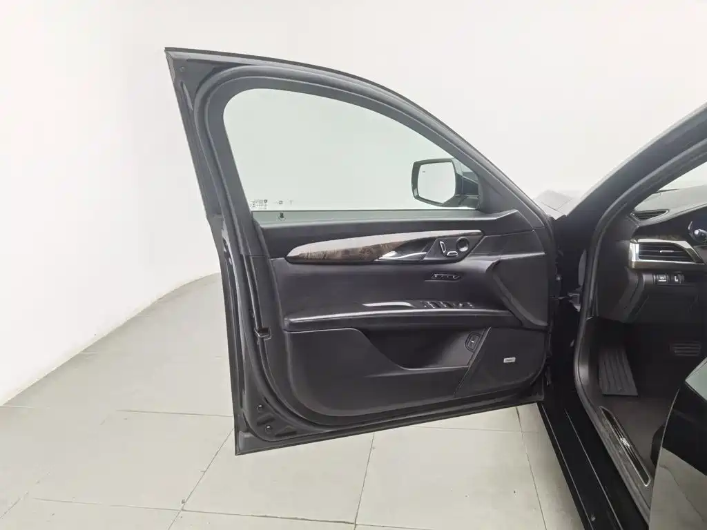 Фото 8 - Cadillac CT6