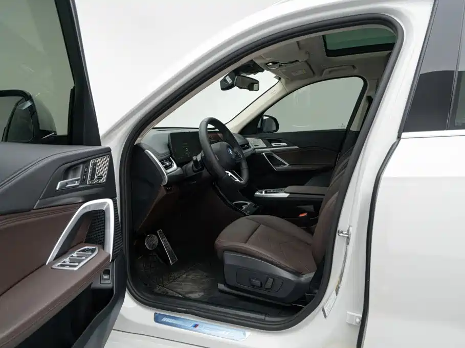 BMW iX1 2024 2023 eDrive25L M Sport Package