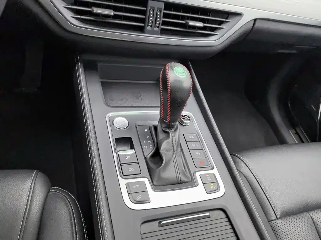 BYD Tang 2020 2019 2.0T Automatic Smart Connect Honor 5-seater China VI