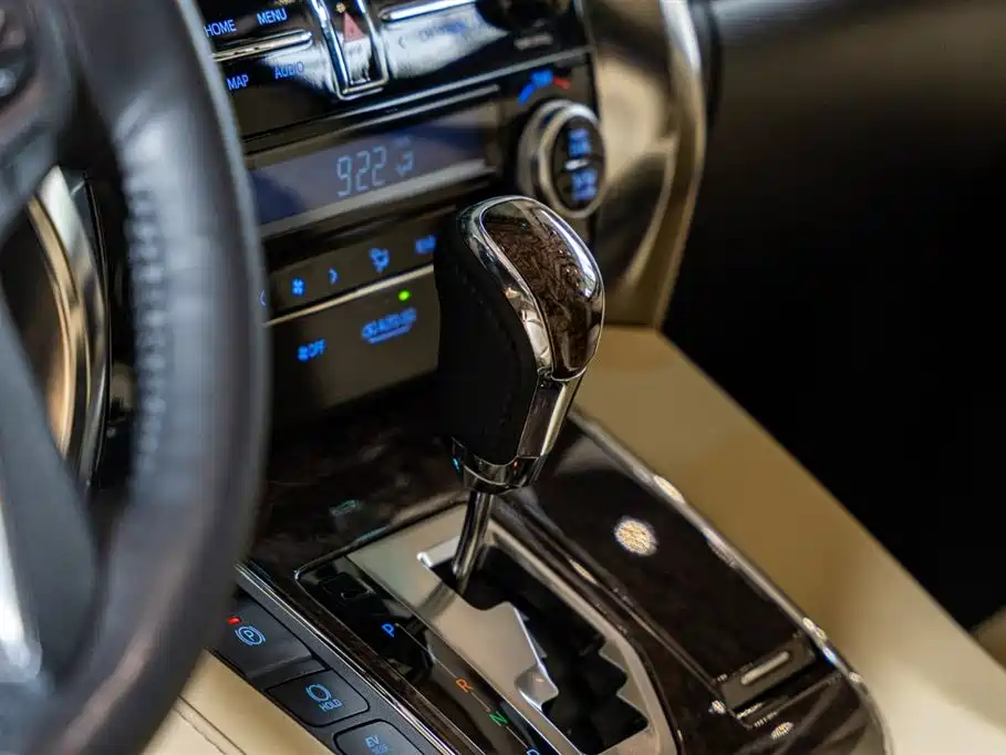 Toyota Vellfire 2023 Crown Hybrid 2.5L HV Premium фото 15