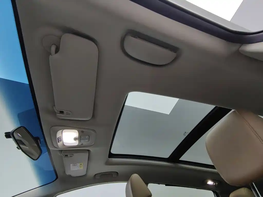 Photo 14 - Buick GL6
