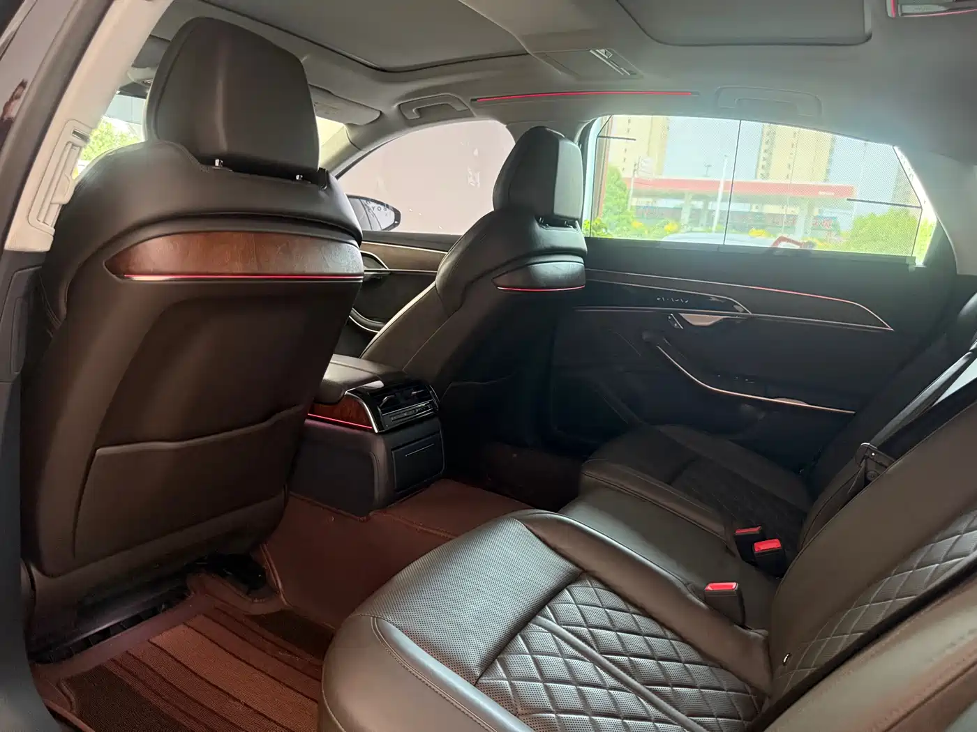 Фото 9 - Audi A8