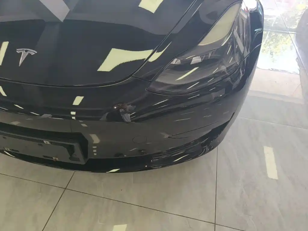 Фото 24 - Tesla Model 3