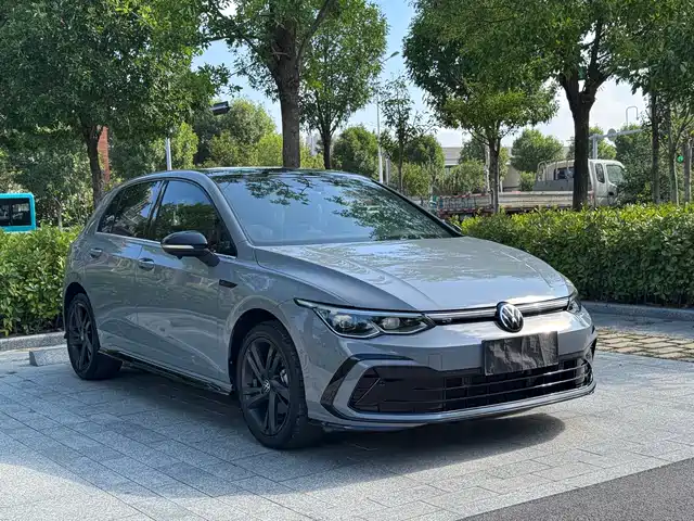 Volkswagen Golf 2023 Facelift 280TSI DSG R-Line — фото 3