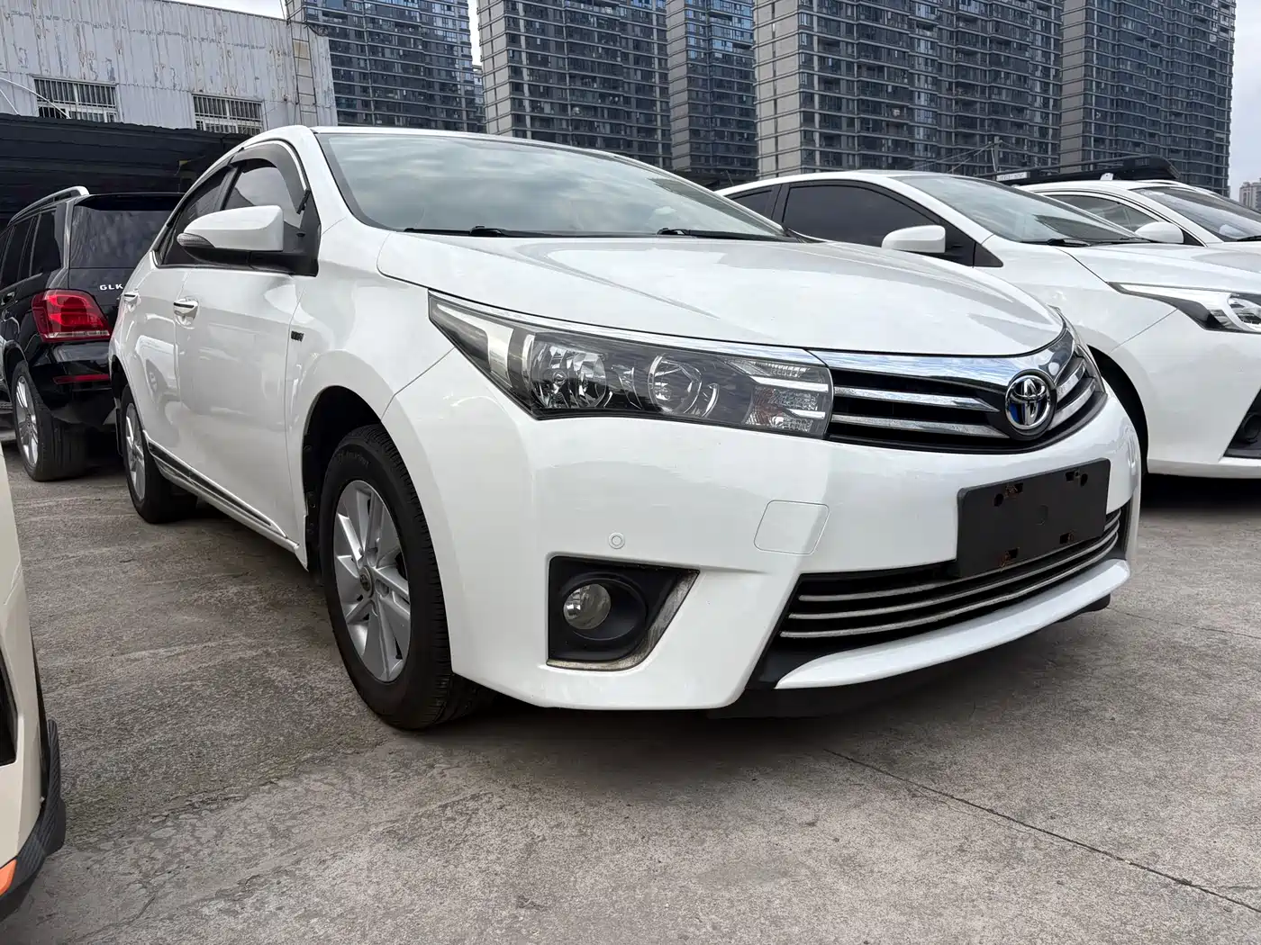Toyota Corolla 2014 1.6L Manual GL-i фото 3