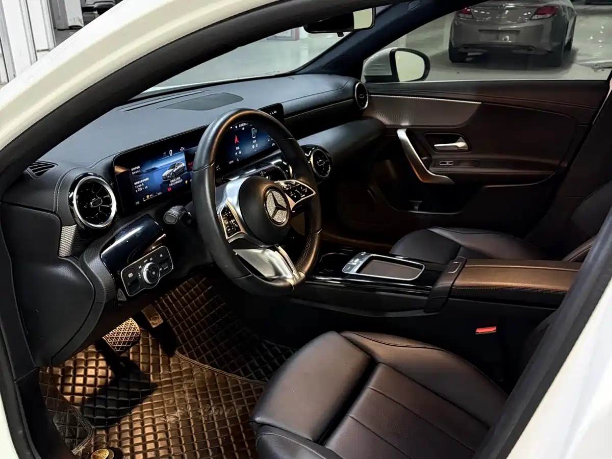 Mercedes-Benz A-Class 2024 Facelift A 180 L фото 6