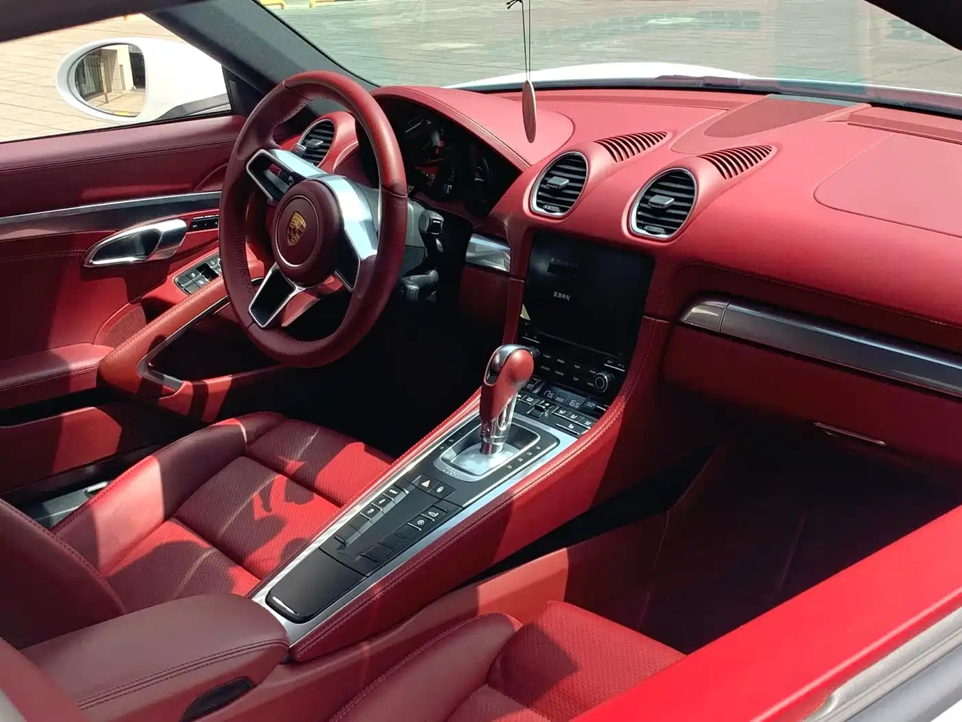 Porsche 718 2016 Cayman 2.0T фото 5