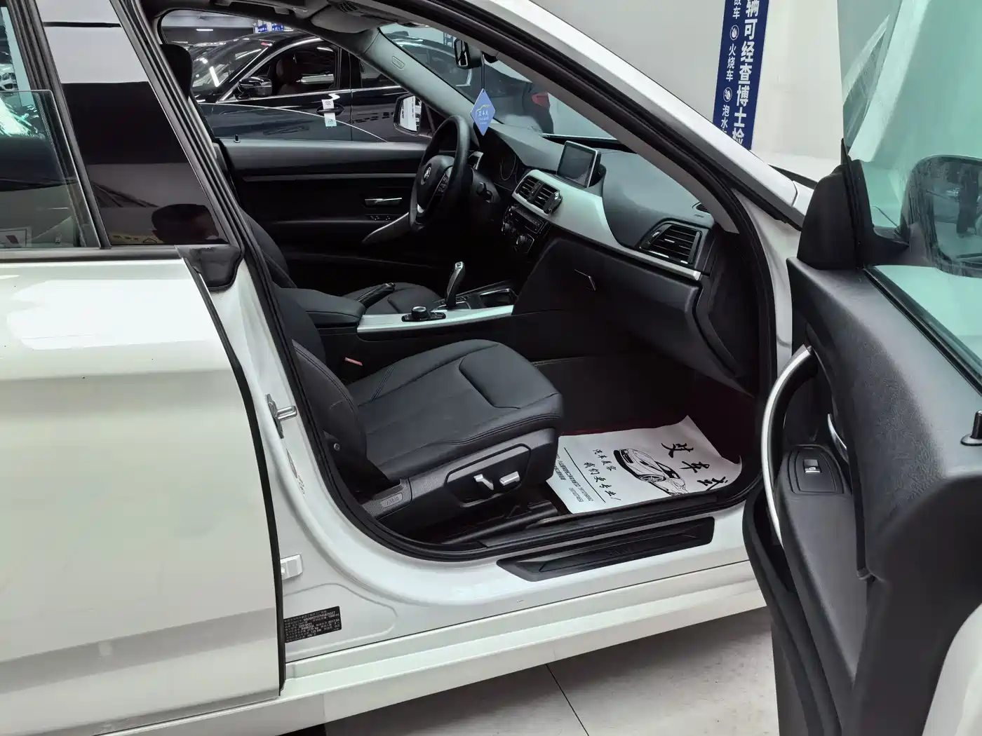 BMW 3 Series GT 2017 320i Fashion фото 17