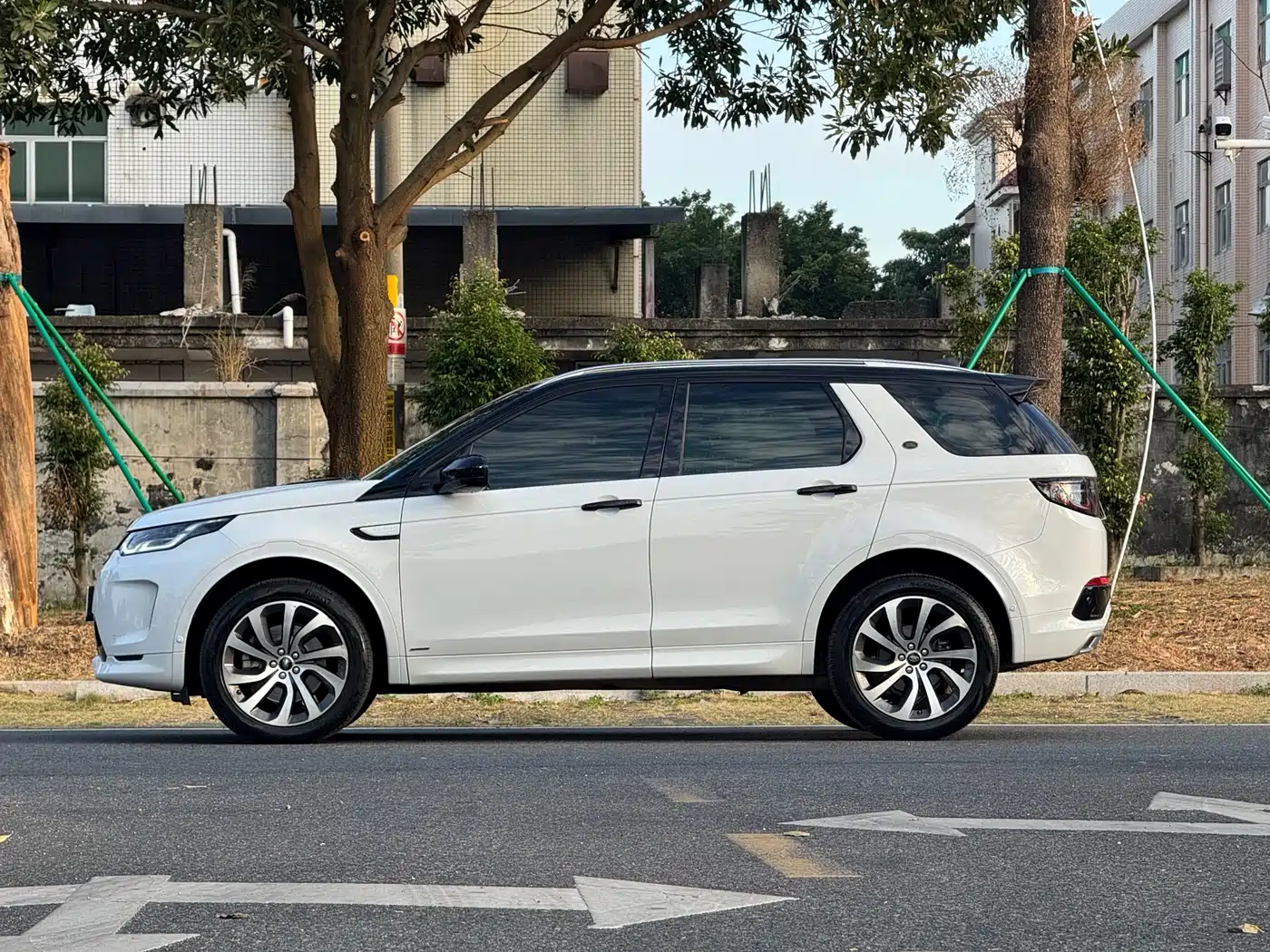 Land Rover Discovery Sport 2020 249PS R-Dynamic Performance Tech 5-seater фото 6
