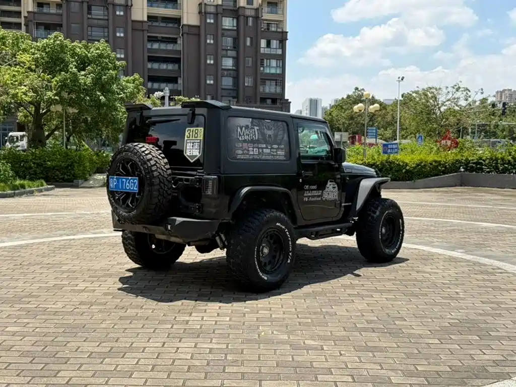 Фото 12 - Jeep Wrangler