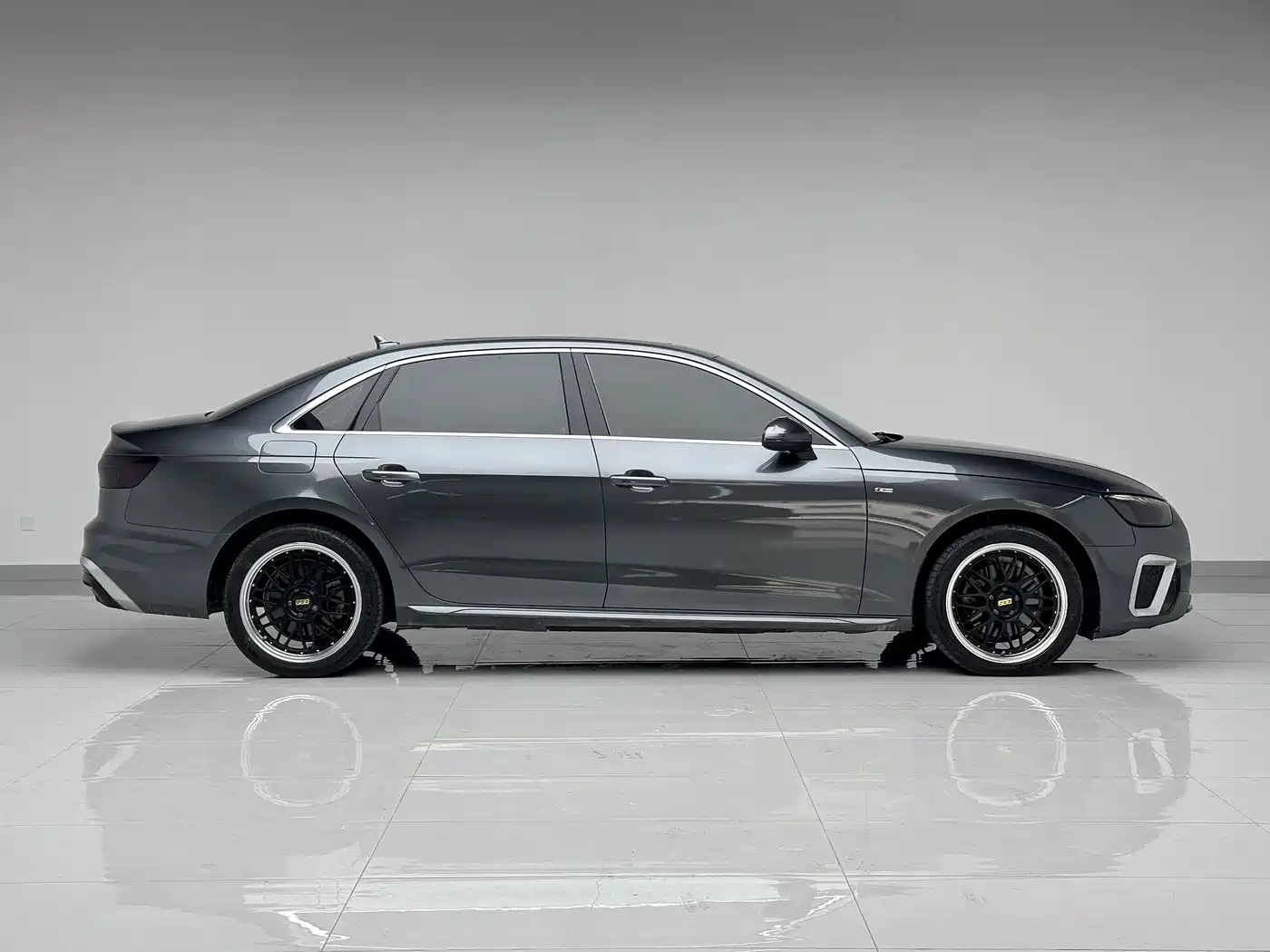 Audi A4L 2021 40 TFSI Premium Life Edition фото 8
