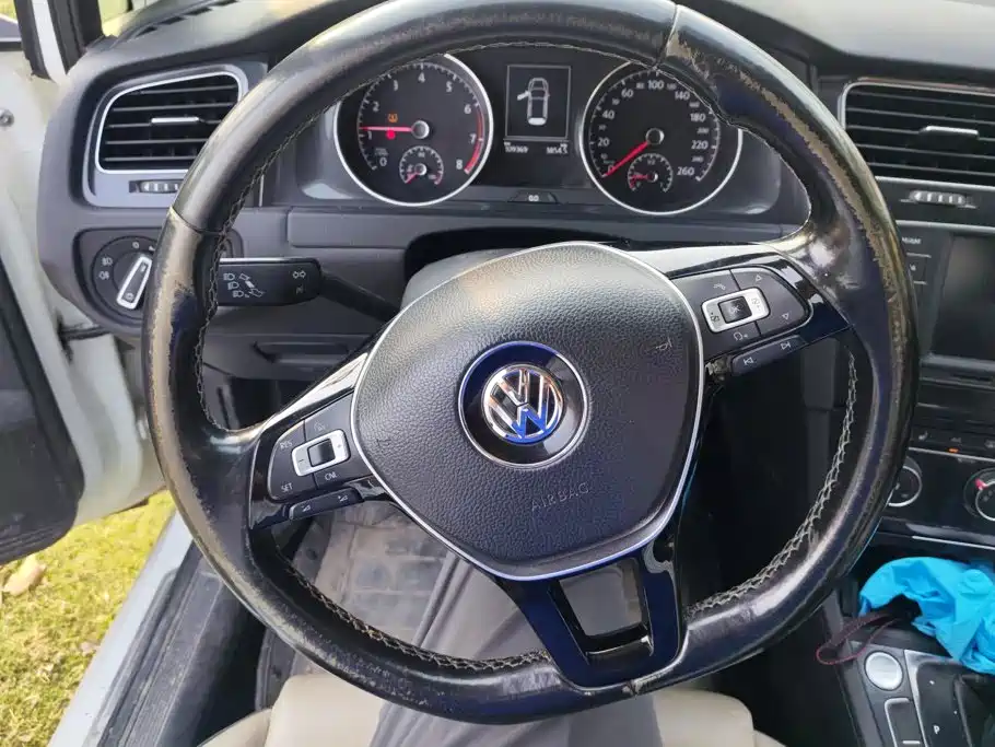 Фото 15 - Volkswagen Golf