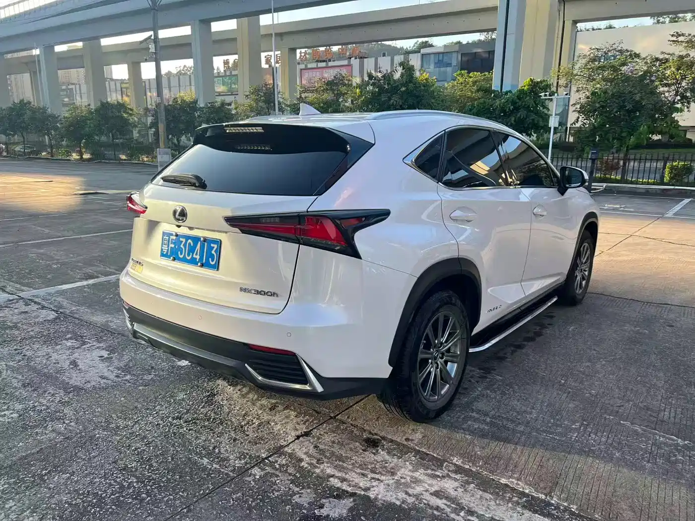 Фото 3 - Lexus NX