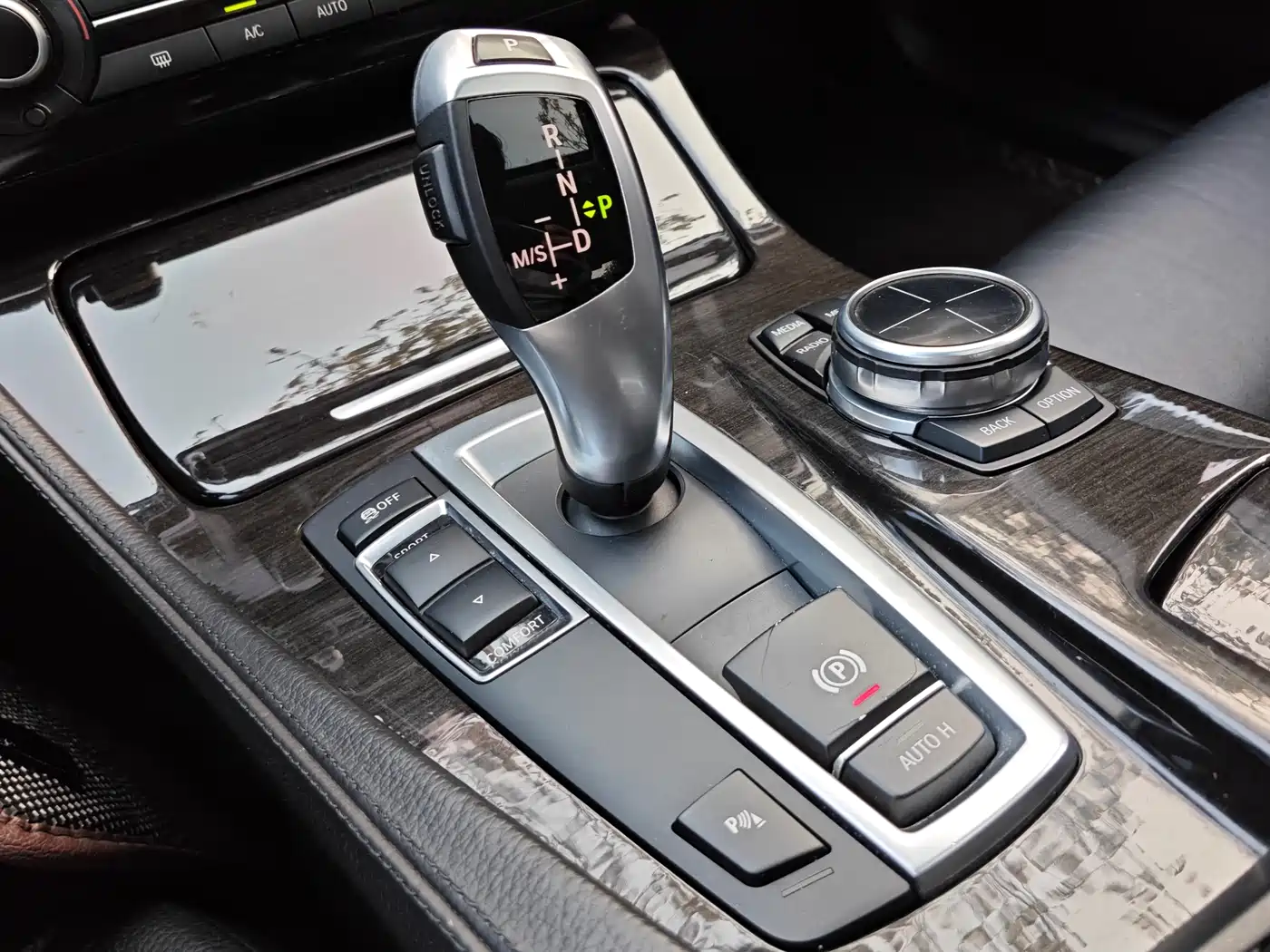 BMW 5 Series 2013 530Li Luxury фото 11